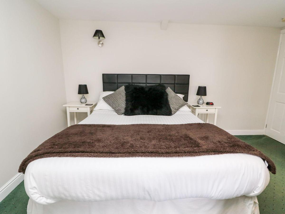 Triangle Inn Coachouse Rhayader Dış mekan fotoğraf