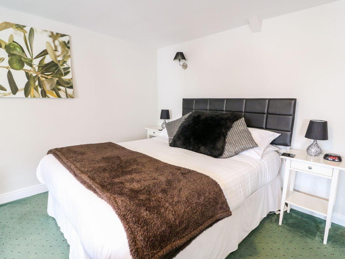 Triangle Inn Coachouse Rhayader Dış mekan fotoğraf