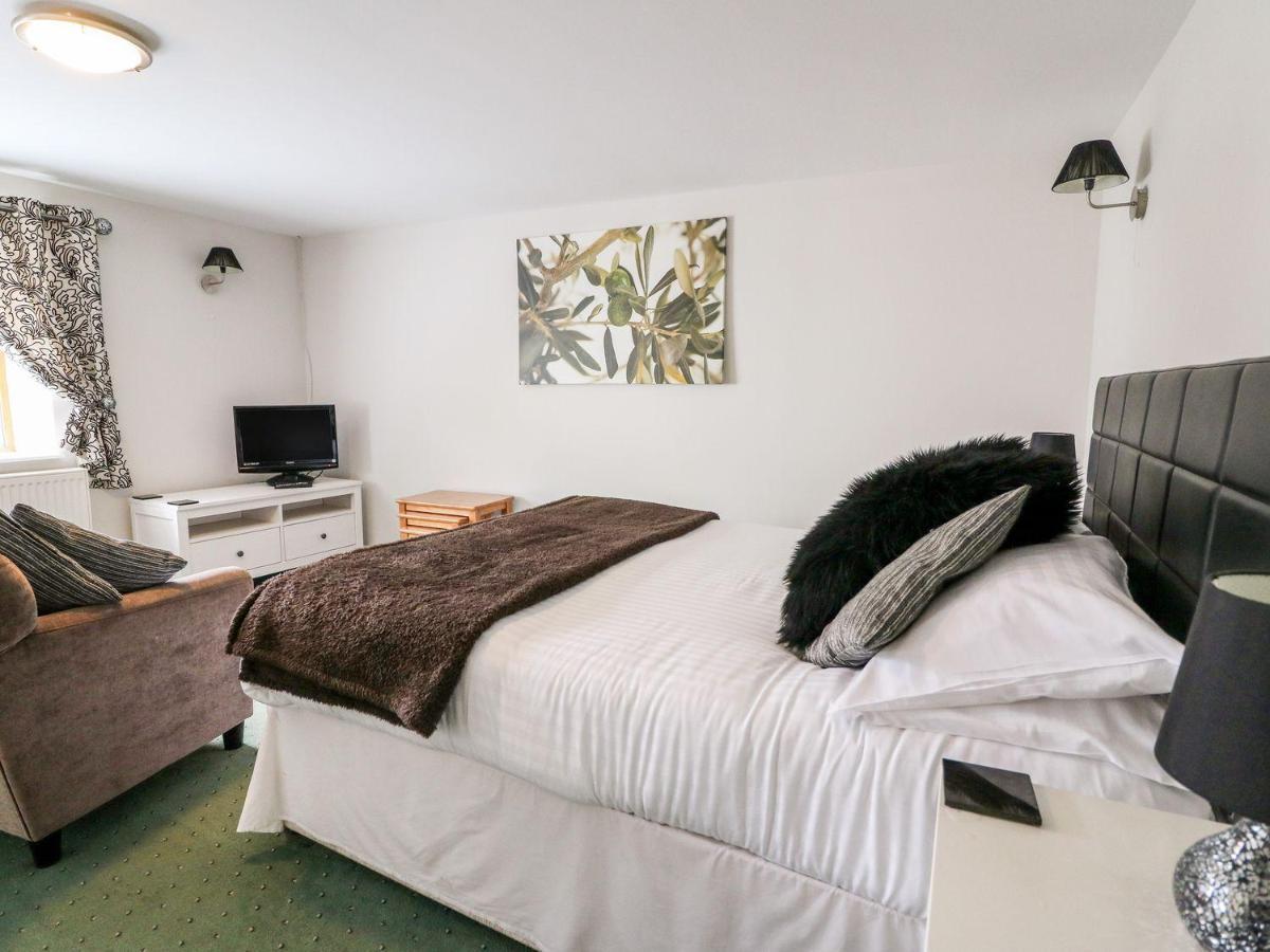 Triangle Inn Coachouse Rhayader Dış mekan fotoğraf